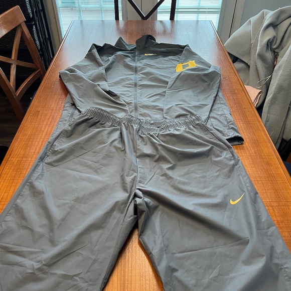 Nike Golf Rain Suit - Picture 4 of 7